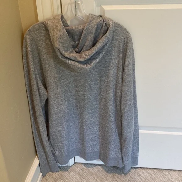 Abercrombie heather grey lightweight hoodie - size medium - Picture 3 of 3